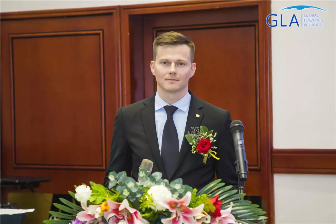 1530181085675265.jpg 2.webp.jpg